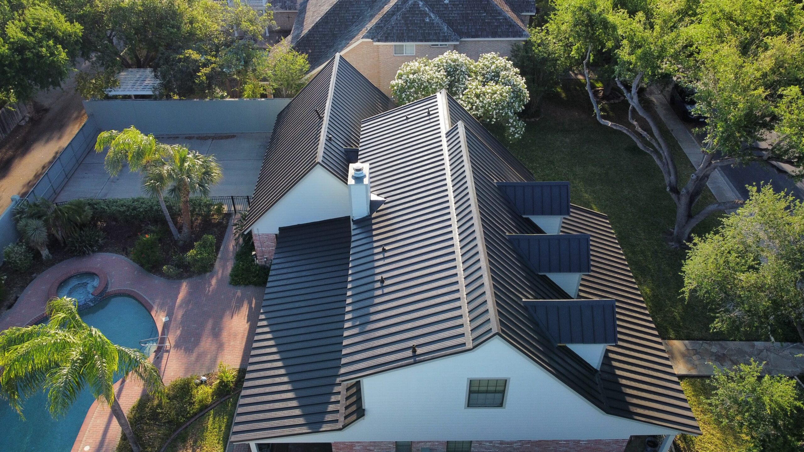 how long does a metal roof last in texas